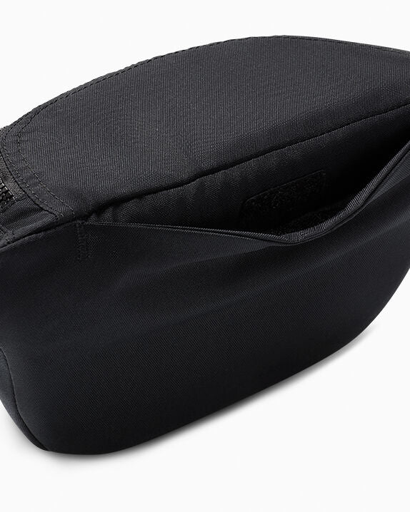 #color_Converse Black