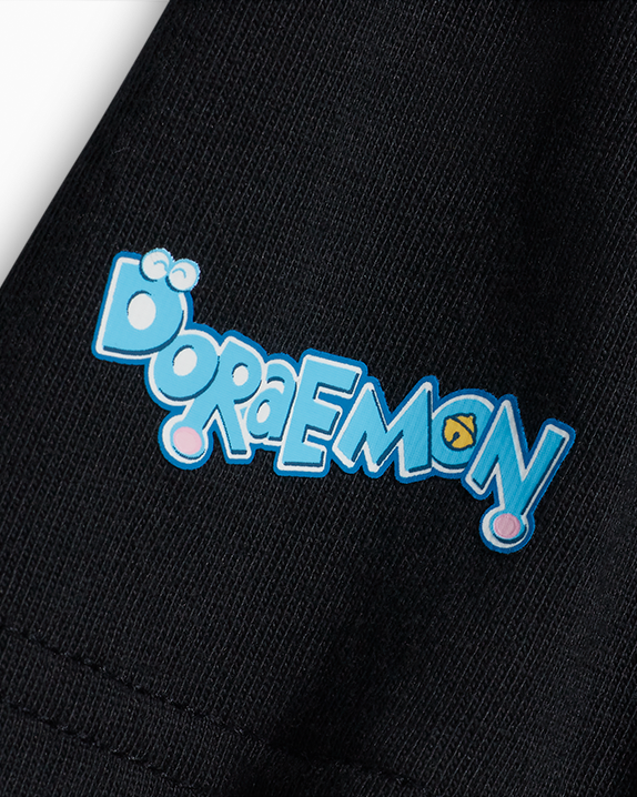 #color_Converse Black