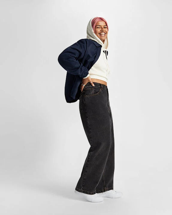 #color_White Monochrome