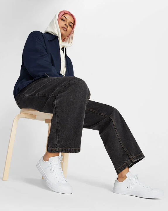 #color_White Monochrome