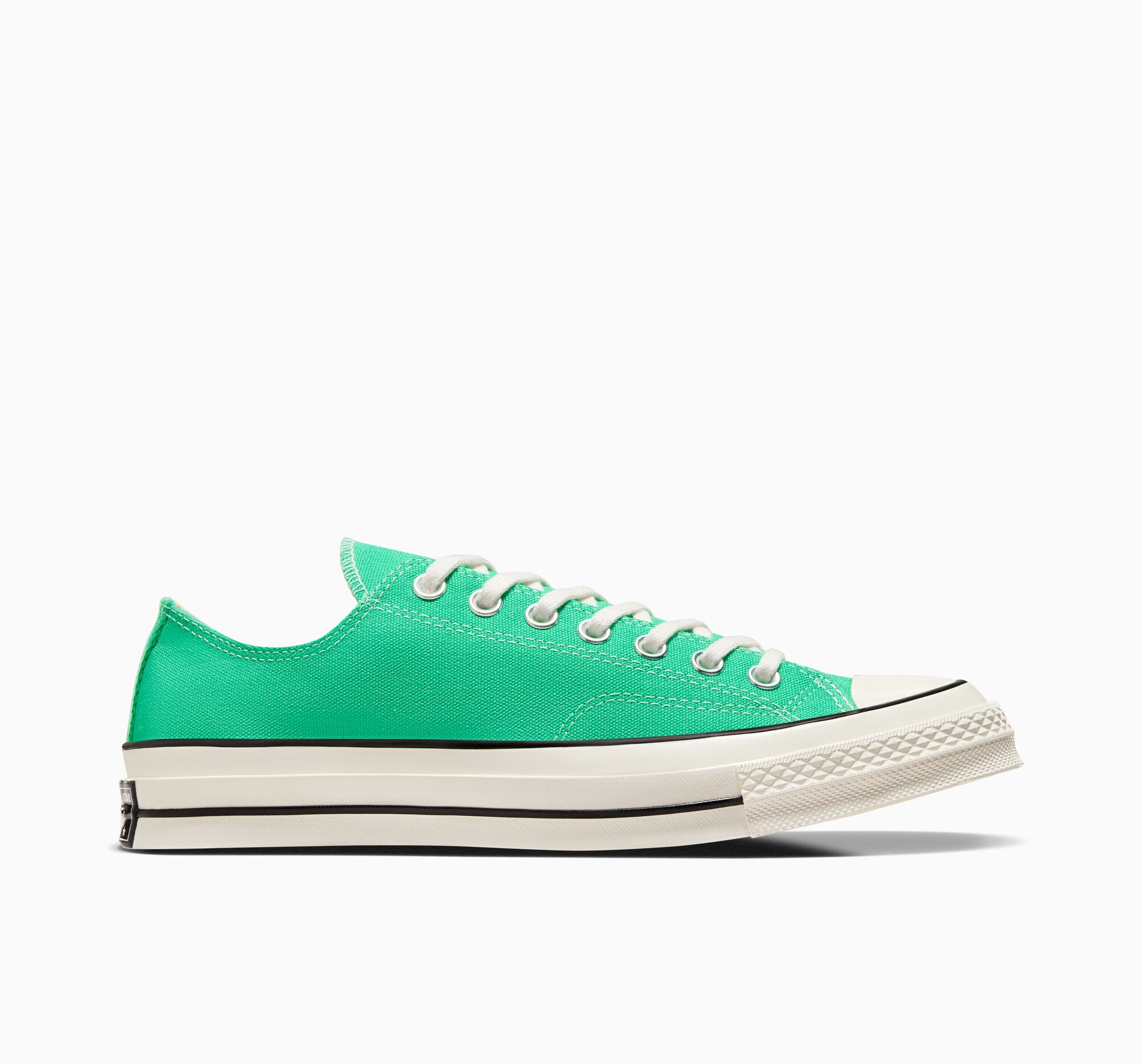 #color_Apex Green/Egret/Black