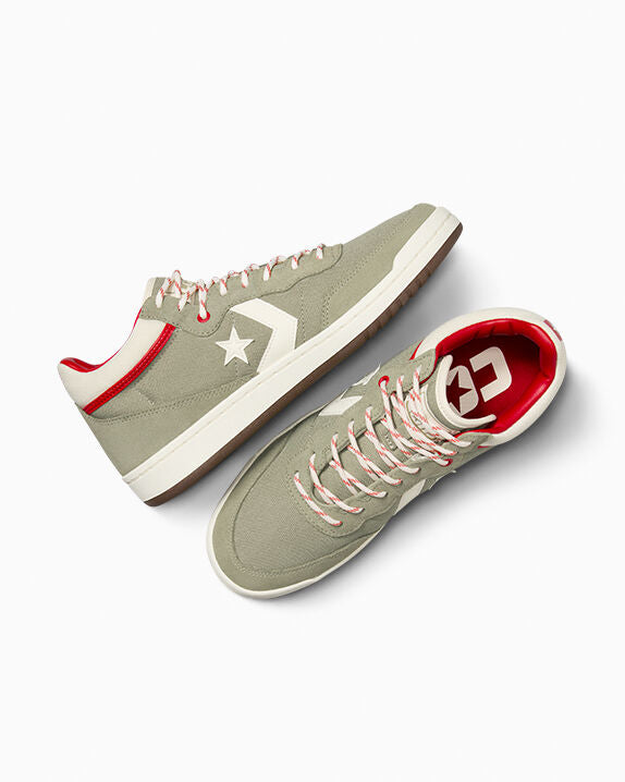#color_Light Field Surplus/Red/Egret