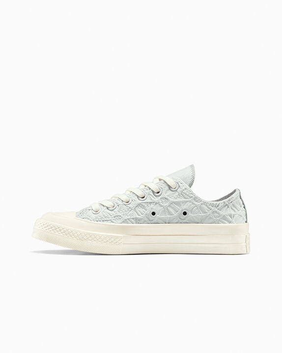#color_Barely Grey/Egret/Classic Grey
