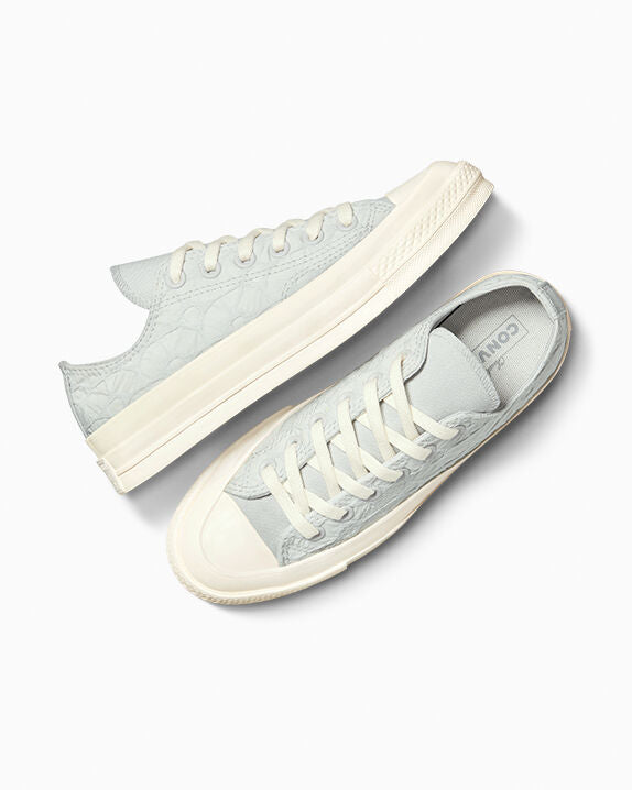 #color_Barely Grey/Egret/Classic Grey