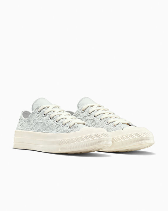 #color_Barely Grey/Egret/Classic Grey