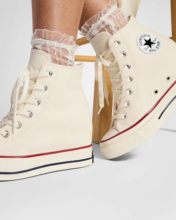 #color_Egret/Black/Red