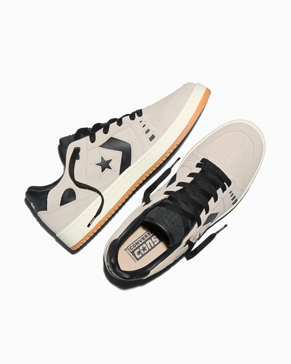 #color_Classic Ecru/Black/Gum