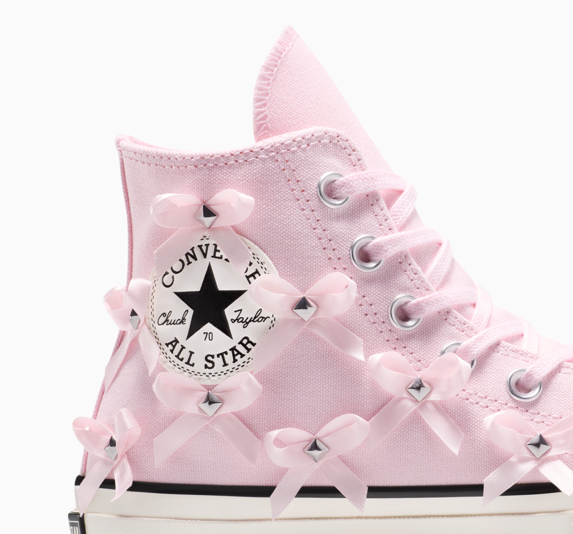 Chuck 70 Bows & Studs