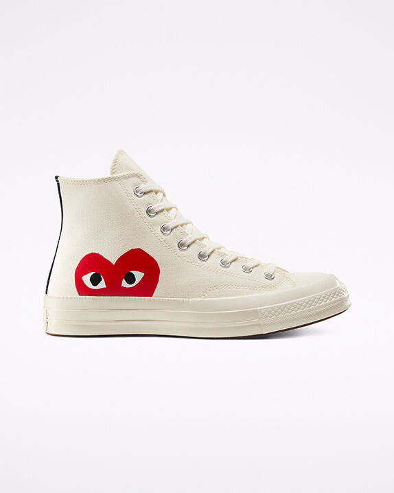 #color_Milk/White/High Risk Red