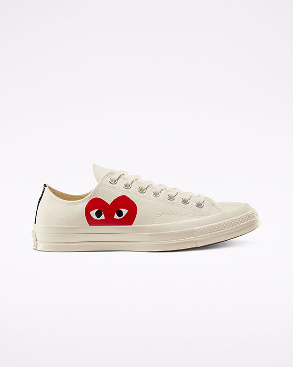 #color_Milk/White/High Risk Red