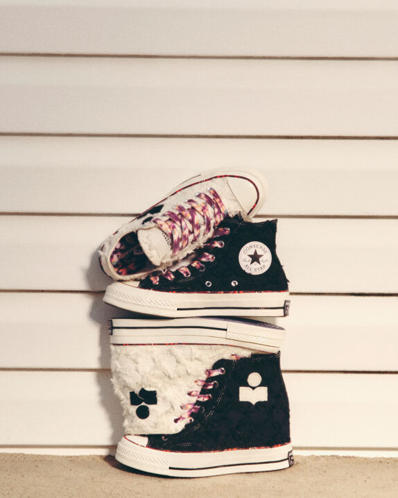 #color_Vanilla White/Black/Red