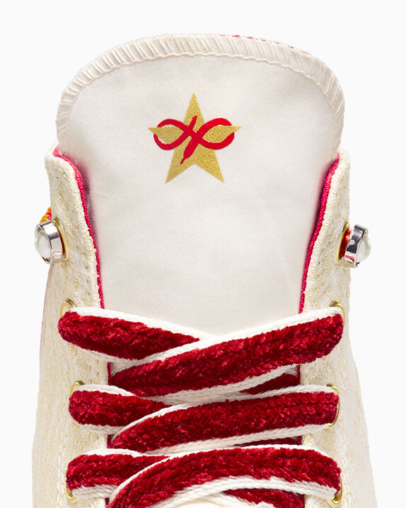 #color_Egret/Enamel Red/Light Gold