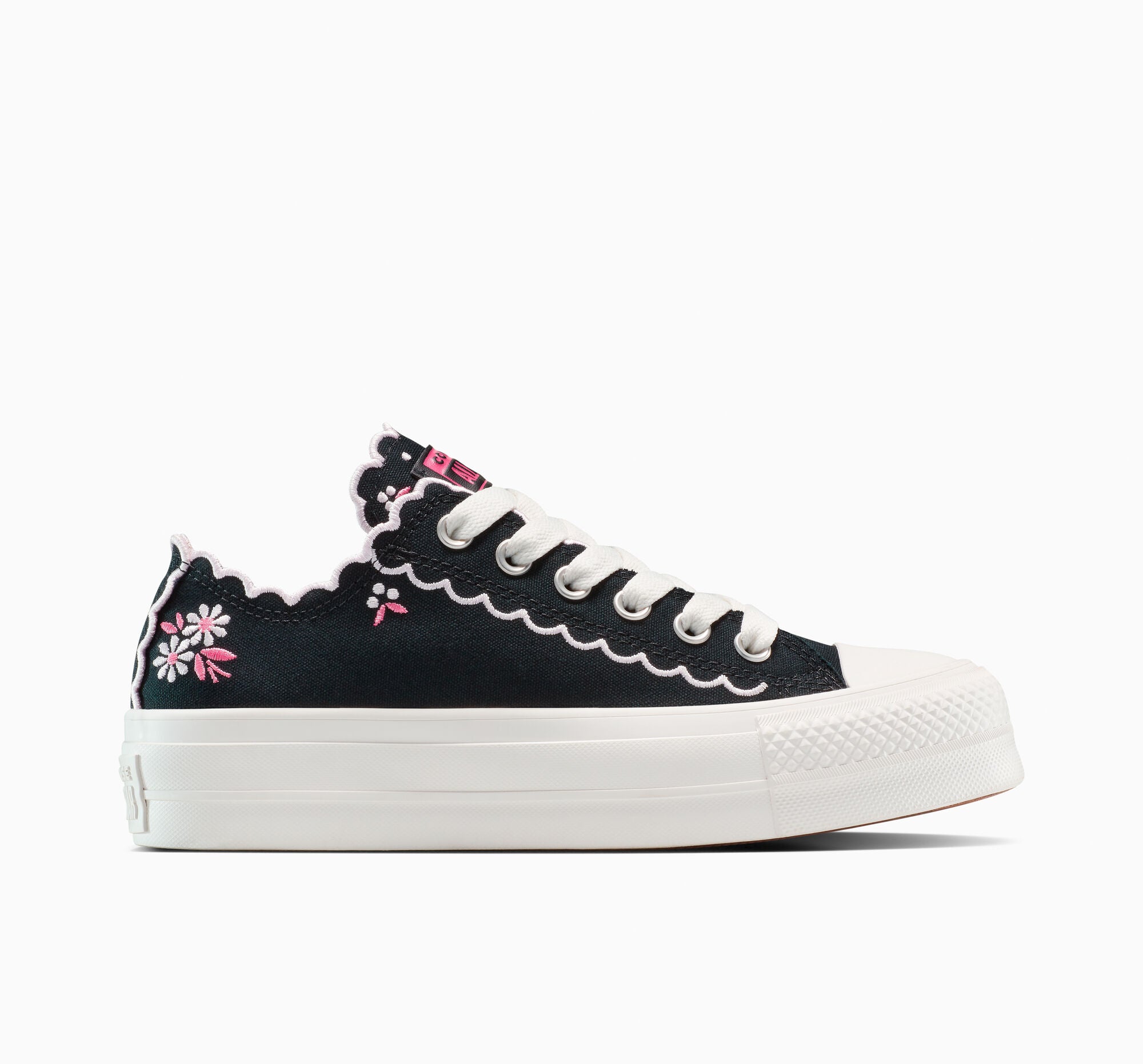 ♡k♡ Chuck Taylor All Star Lift Platform Embroidered Flowers Low