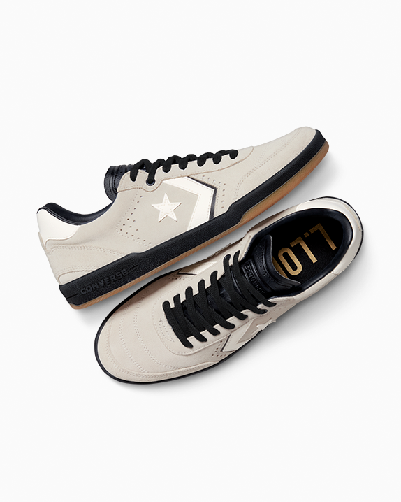 #color_Egret/Black/Gum