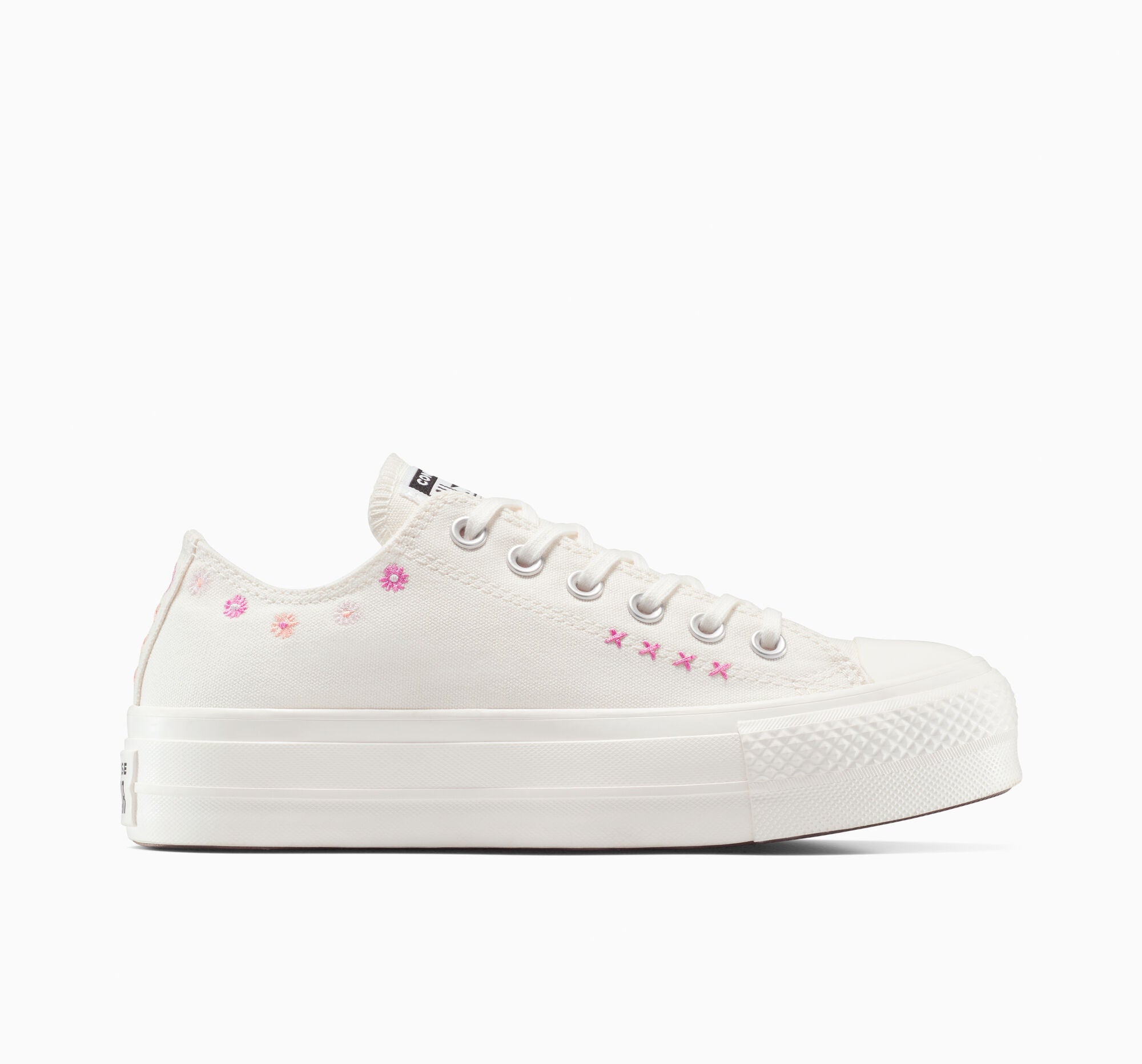 83✮*。゜ Chuck Taylor All Star Lift Floral Embroidery Low Top