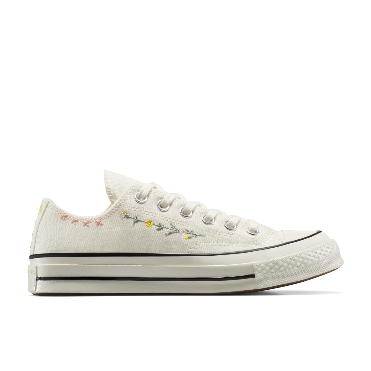 S♡ Chuck Taylor All Star Embroidered Flowers High Top