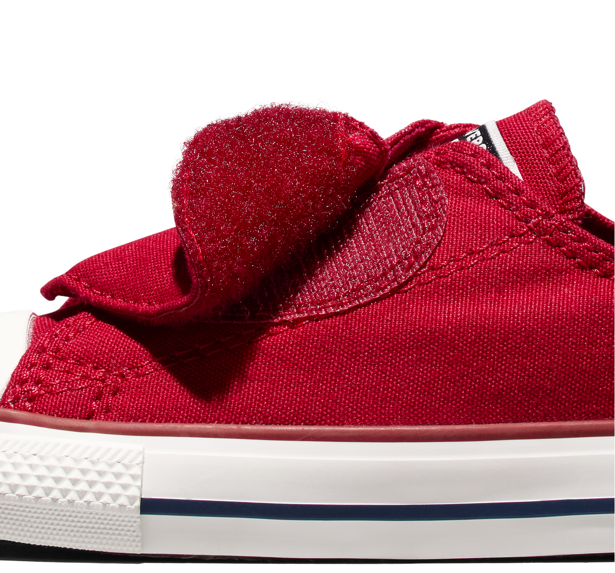 Chuck Taylor All Star One Strap Hearts