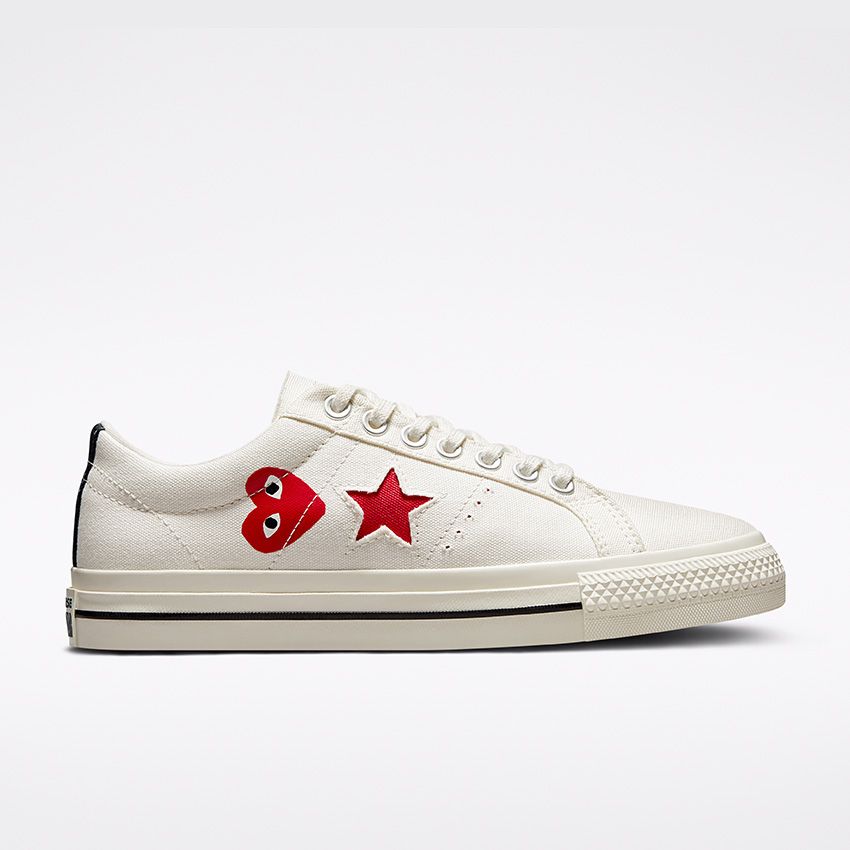 Herske cowboy eksplodere Converse x Comme des Garçons PLAY One Star Low Top in Cloud  Dancer/Red/White - Converse Canada