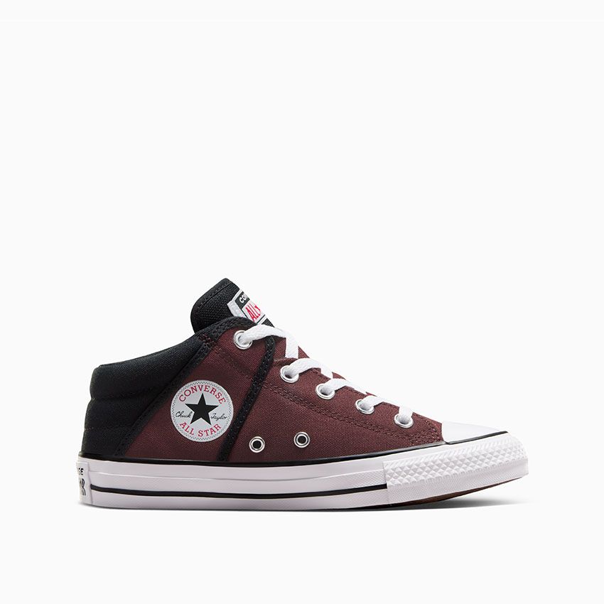 Black vs white converse store
