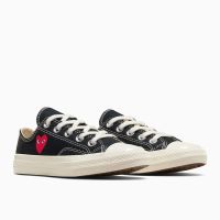 Black red heart converse hotsell