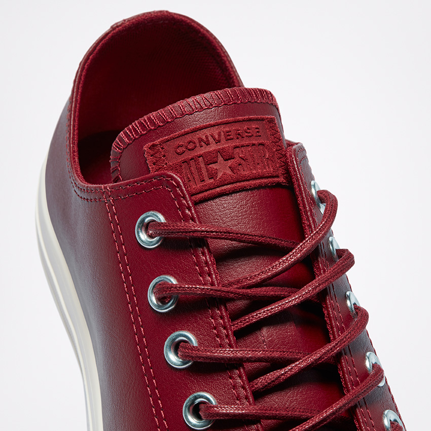 Red leather converse chuck taylors 2025