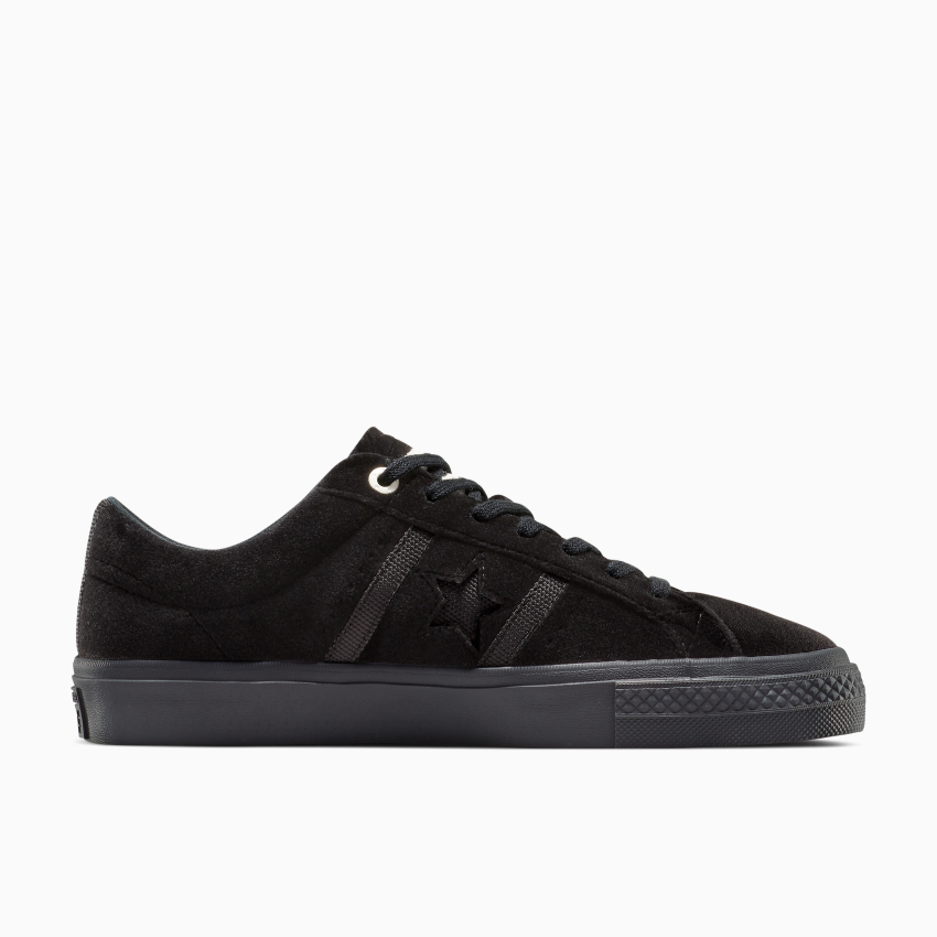Undefeated x converse one star top