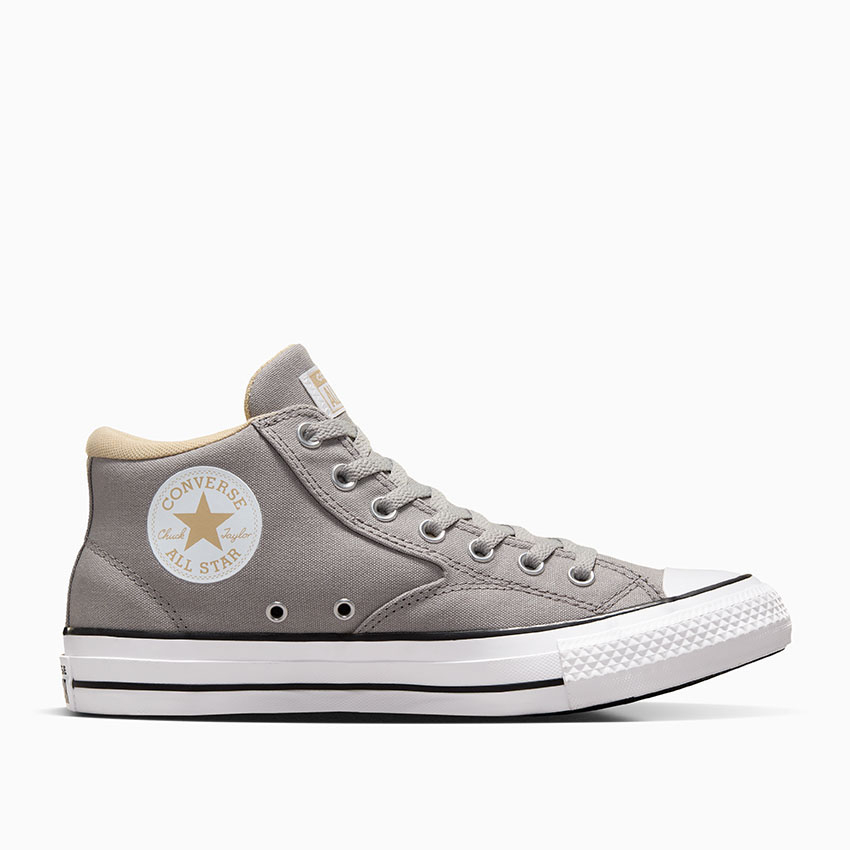 Discount chuck taylors clearance