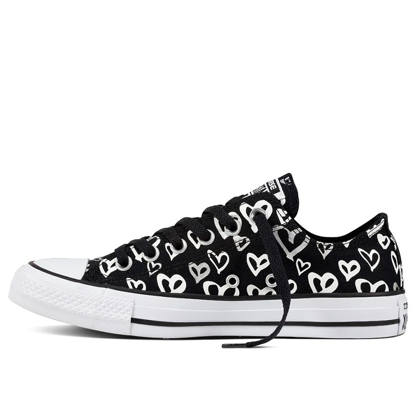 Converse with deals hearts low top