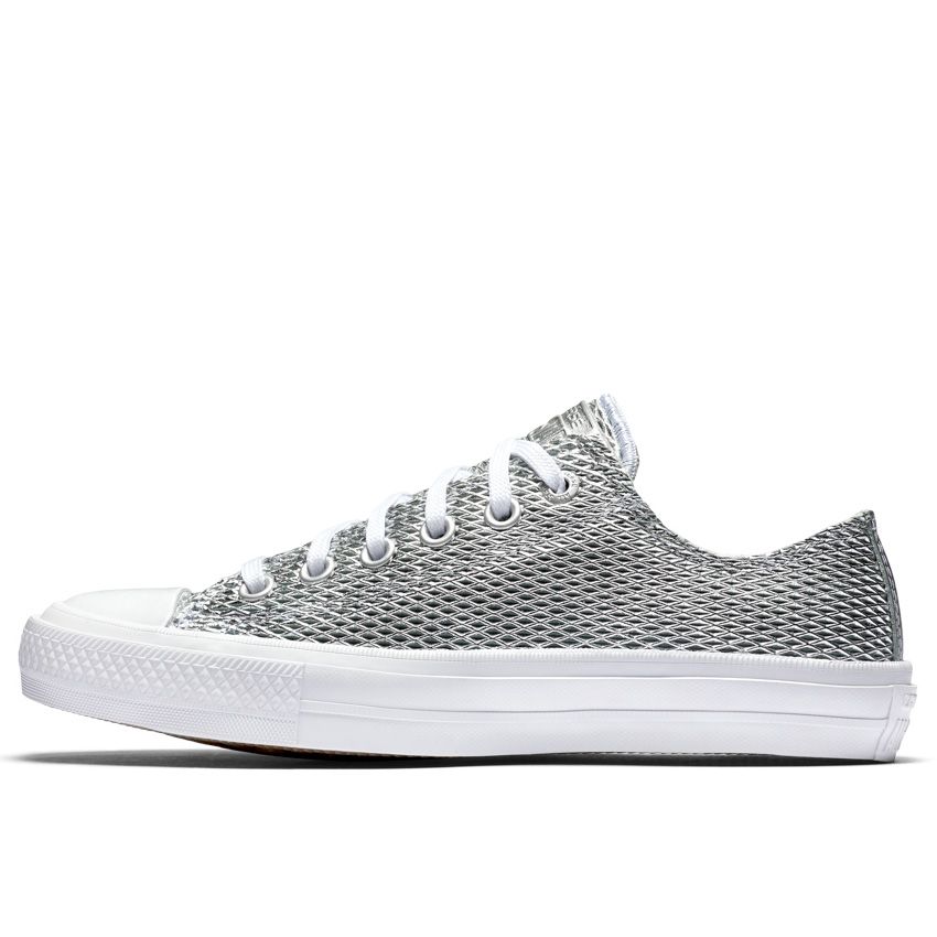 Converse chuck ii on sale perforated metallic low top