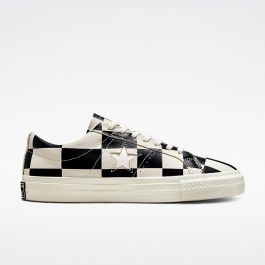 One Star Warped Board Low Top in White Black White Converse